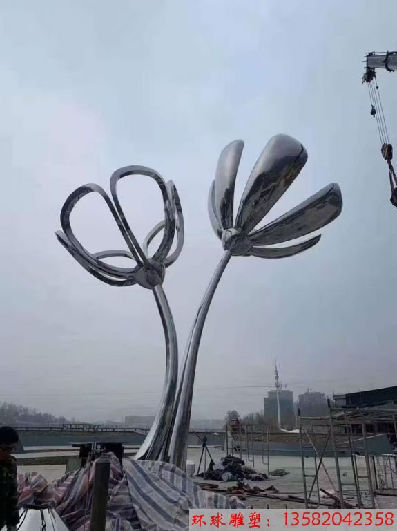不銹鋼廣場鏡面花朵雕塑1